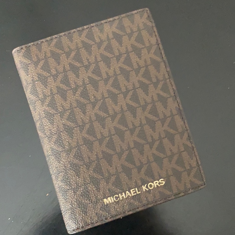 Michael Kors logo wallet